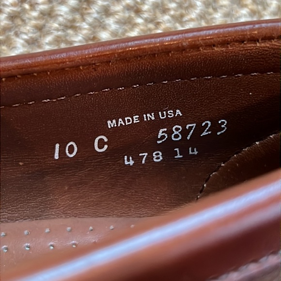 Allen Edmond Chatham Tasseled Nubuck Suede & Leather Brown Loafer 10C - Picture 3 of 9